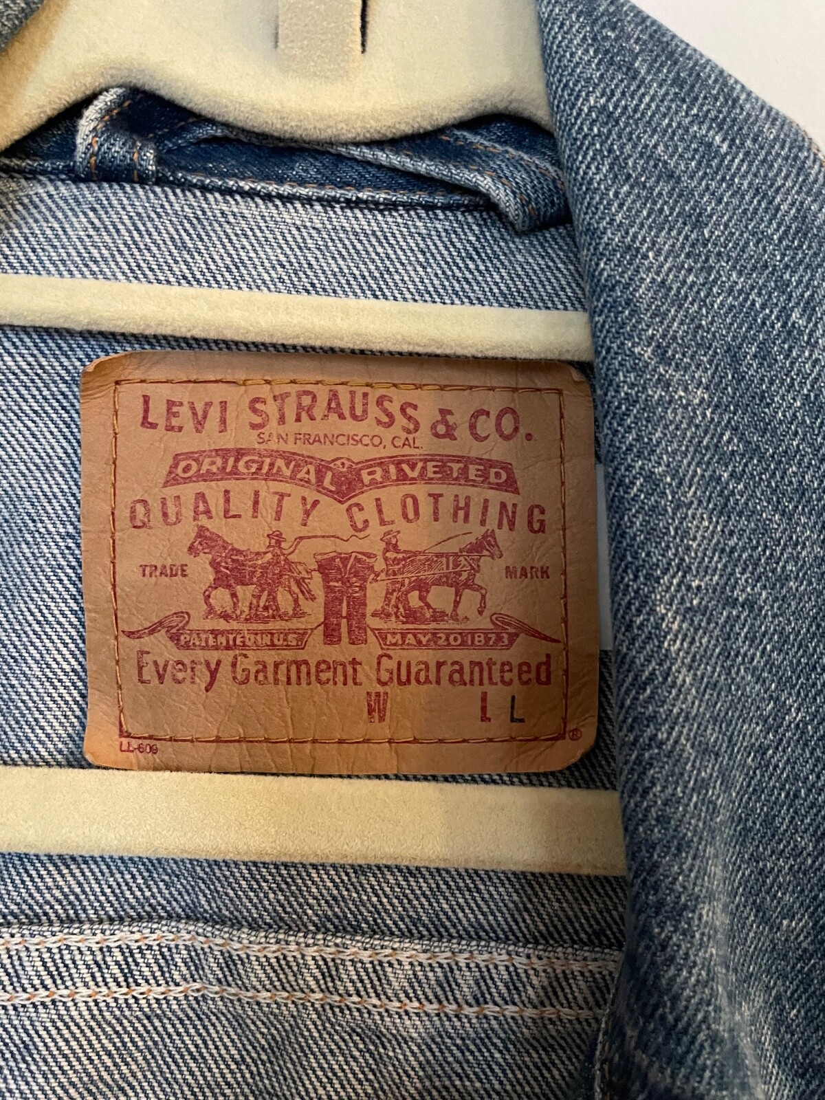 Levi Strauss & Co. Women's Western Trucker&rsquo;s Jean Jacket Large Blue Denim