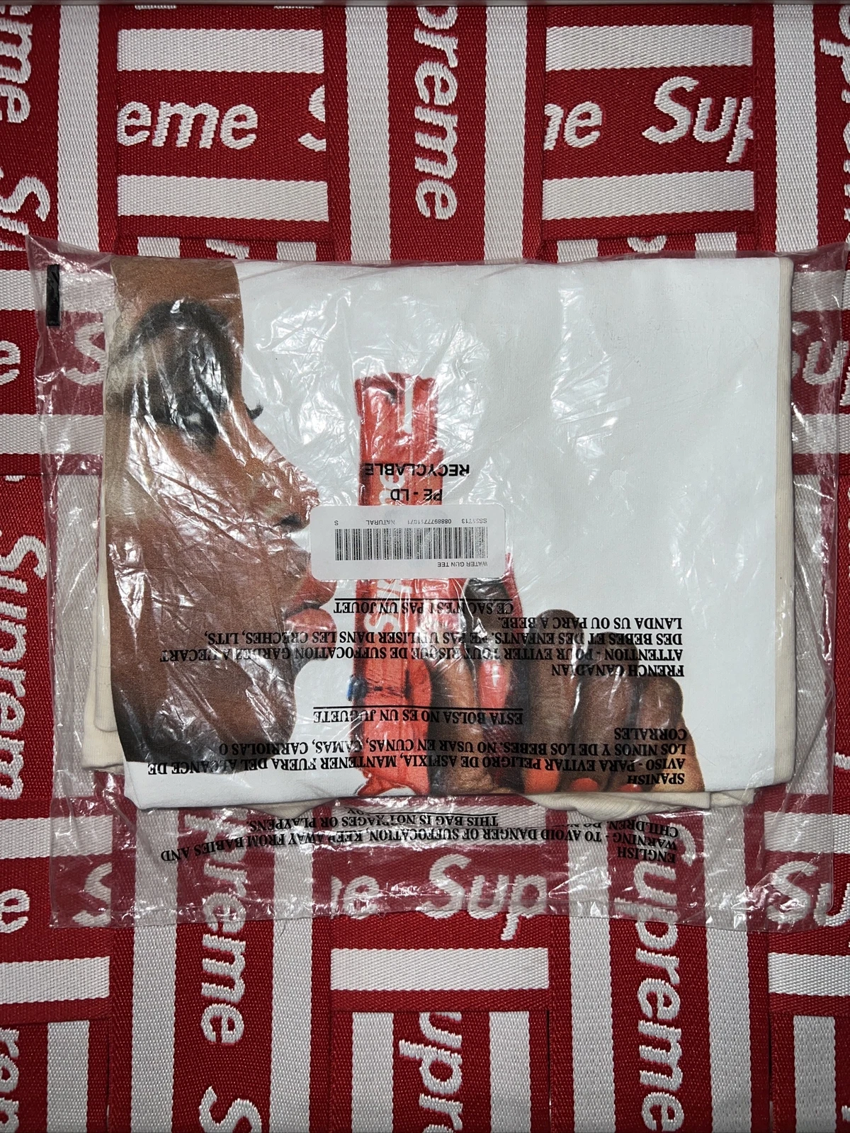T shirt Supreme x Water Gun ! Taille naturelle petite ! SS21 ! NEUF AVEC ÉTIQUETTES ! Totalement D/S ! Super rare !