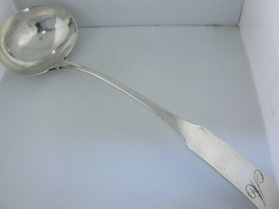 Moeda antiga prata 13 3/4" concha de sopa LIBERTY BROWNE Filadélfia 1810-1815 - Imagem 3 de 4