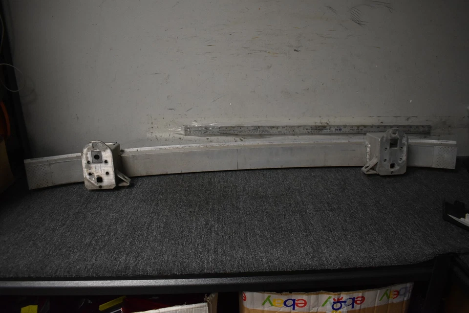 BMW 535I GT 2014-2017 BARRA DE REFUERZO TRASERA OEM de fábrica Foto 4 de 4