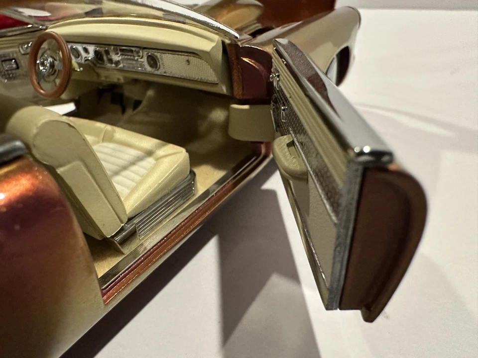 DANBURY MINT 1957 STUDEBAKER CUSTOM, BRONZE/IRIDESCENT, SHARP!! - Image 2 of 4