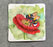 Handgemalte Hummel auf einer Blüte in Aquarell, Bilder, Kunst