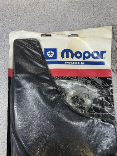 Mopar 82204531 PREMIUM REAR SPLASH GUARDS Chrysler 300M NEW Old Stock - Picture 2 of 6