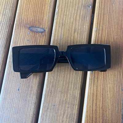 Damen Sonnenbrille Rechteckig Schwarz Getönt 143 mm Modell 95060