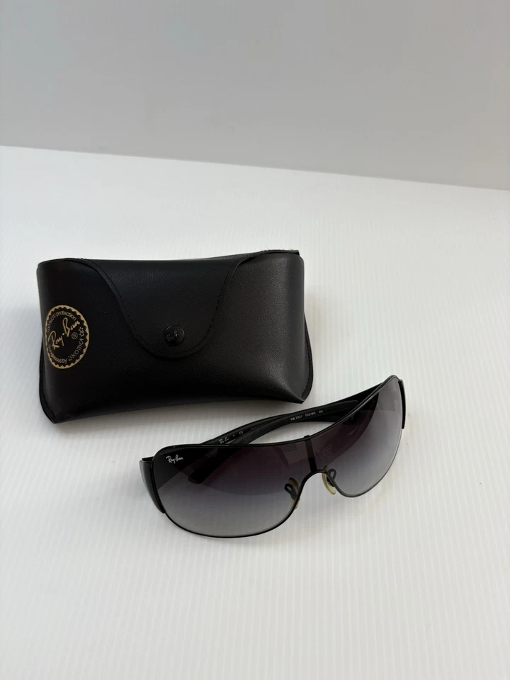 Gafas de sol Ray Ban RB3321 para hombre negras degradadas modelo 002/8G protector envolvente Foto 4 de 4