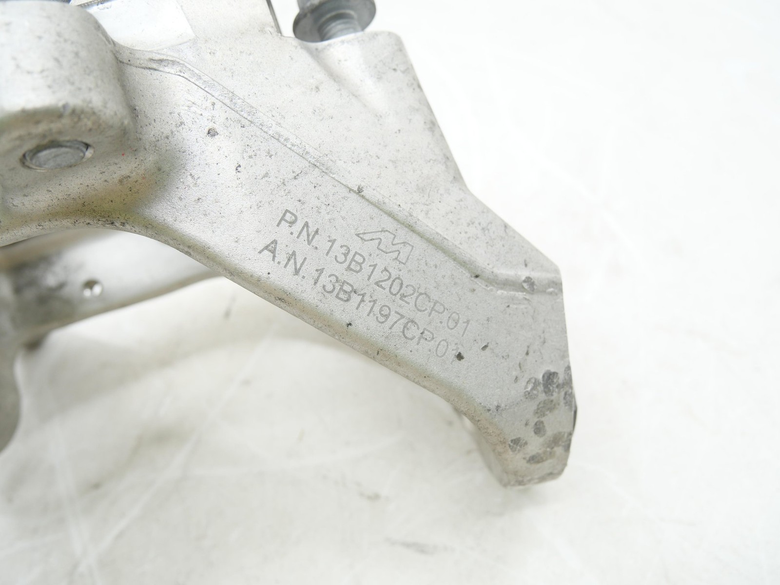 Used Rear Driver Spindle Knuckle Hub LH 2016-2021 McLaren 570S 11B0115CP OEM
