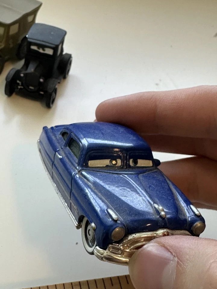 Disney Pixar Cars Diecast Lote Doc Hudson Luigi Sarge Lizzie Ramone Rojo 6 piezas Set T Foto 4 de 4