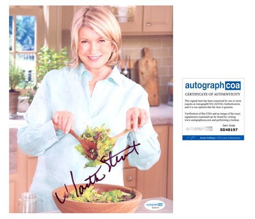 Martha Stewart "Martha Stewart Living" AUTOGRAPH Signed 8x10 Photo ACOA