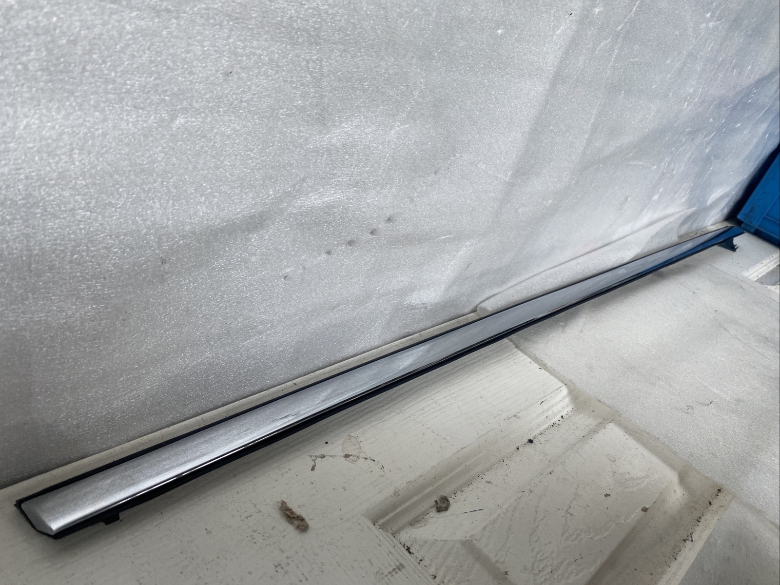 Genuine Ford Fiesta Mk7 Front Door Belt Outer Weatherstrip 1763368  