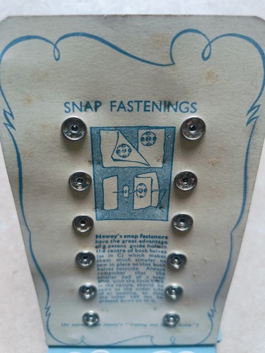 VTG Newey's Sewing Aids Hooks And Eyes Snap Fasteners Pins Needles Safety Pins - Picture 8 of 13