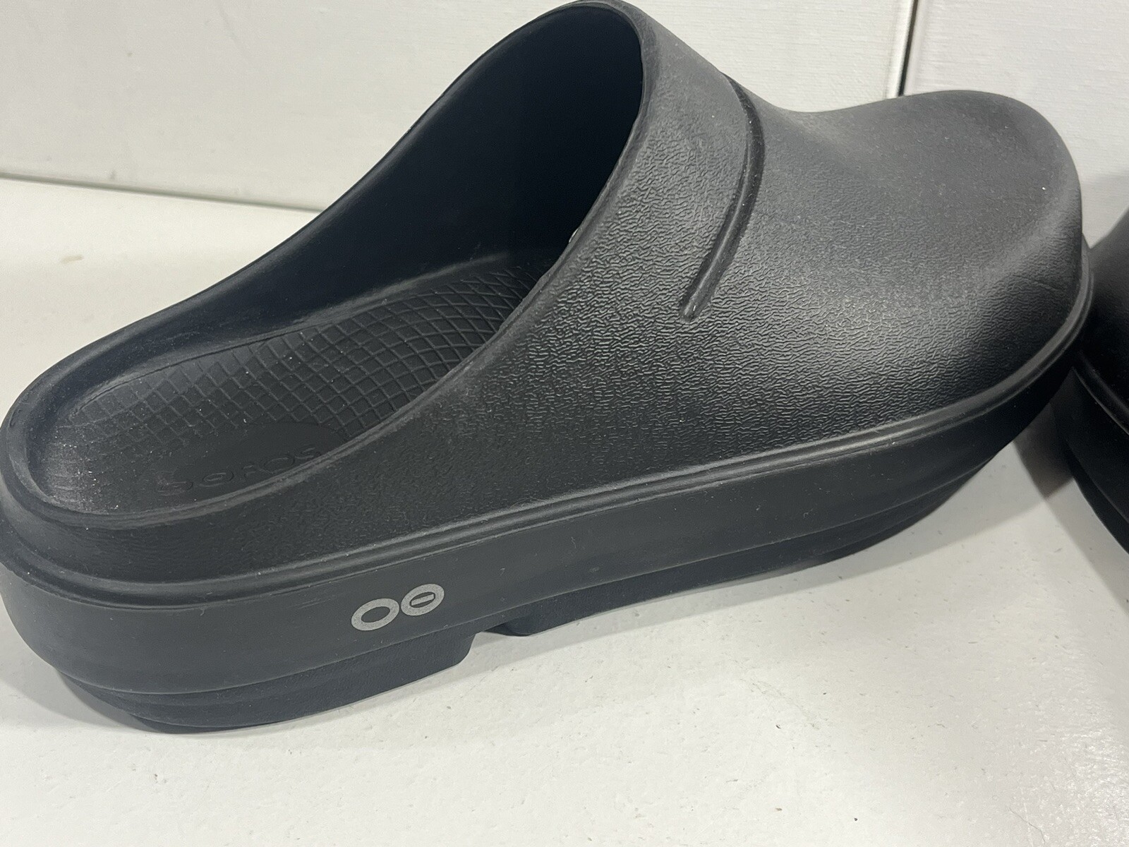 Oofos Unisex OOcloog Black Round Toe Slip On Clog… - image 12