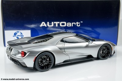 AUTOart - 1:12 Ford GT 2017 Ignot Silver/Black Stripes - Composite