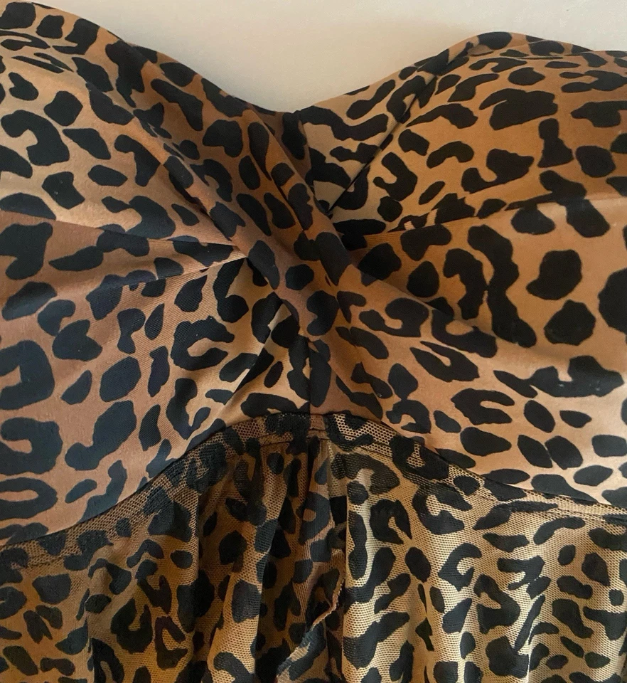 Leopard Print Swim Tankini Bathing Suit Top Built-In molded cups Women's Size M - Image 2 of 4