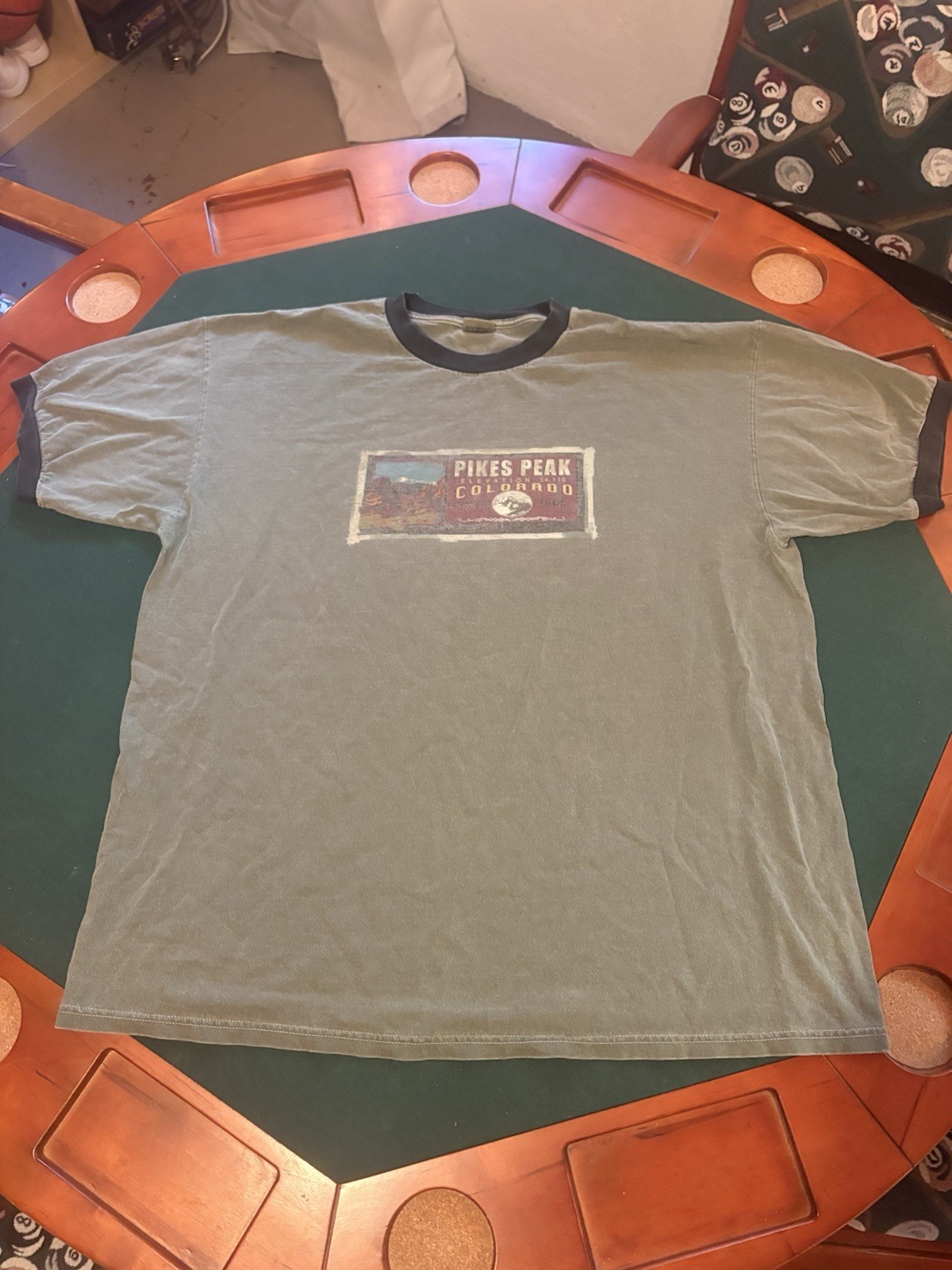 Men’s Vintage Pikes Peak Graphic Ringer Tee Size 2XL
