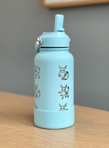Glaceon Bottiglia Acqua Bicchiere Caffè Inciso con Fascio di Ghiaccio Glaceon & Unite - Foto 9 di 10