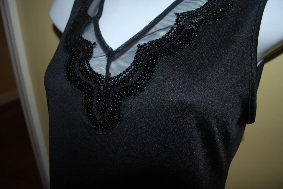 NUEVO CON ETIQUETAS CABERNET NEGRO LENTEJUELAS CUELLO EN V TEJIDO CAMISOLA CAMISERA DORMIR TOP MEDIANO Foto 3 de 4