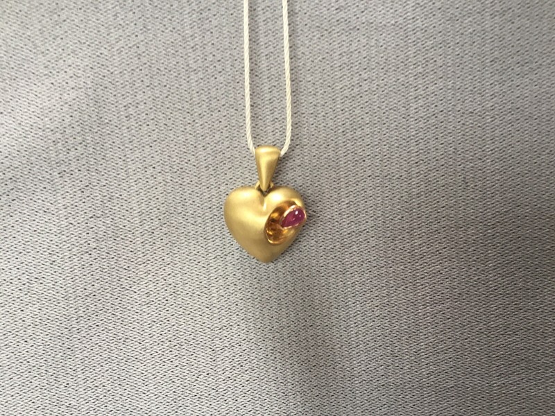 18K 3D YELLOW GOLD 2 RUBY ONE OF A KIND HEART PENDANT BY ARTIST ANATOLY STARTSEV