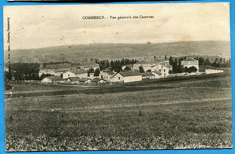 CPA: COMMERCY - Vue générale des Casernes / 1917 - Photo 1/1