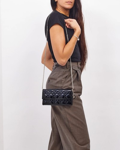 Cartera con cadena Dior LADY BANDOLERA Croisiere clutch negra Cannage JUEGO COMPLETO - Imagen 3 de 15