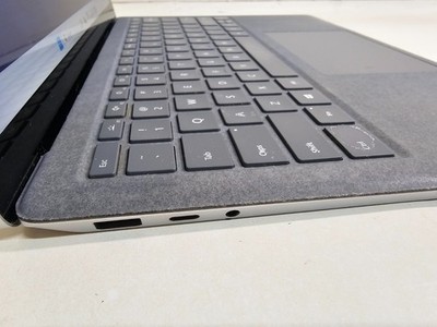 Microsoft Surface Laptop 4 1958 - 2.2 GHz Ryzen 5 8GB 256GB 13.5