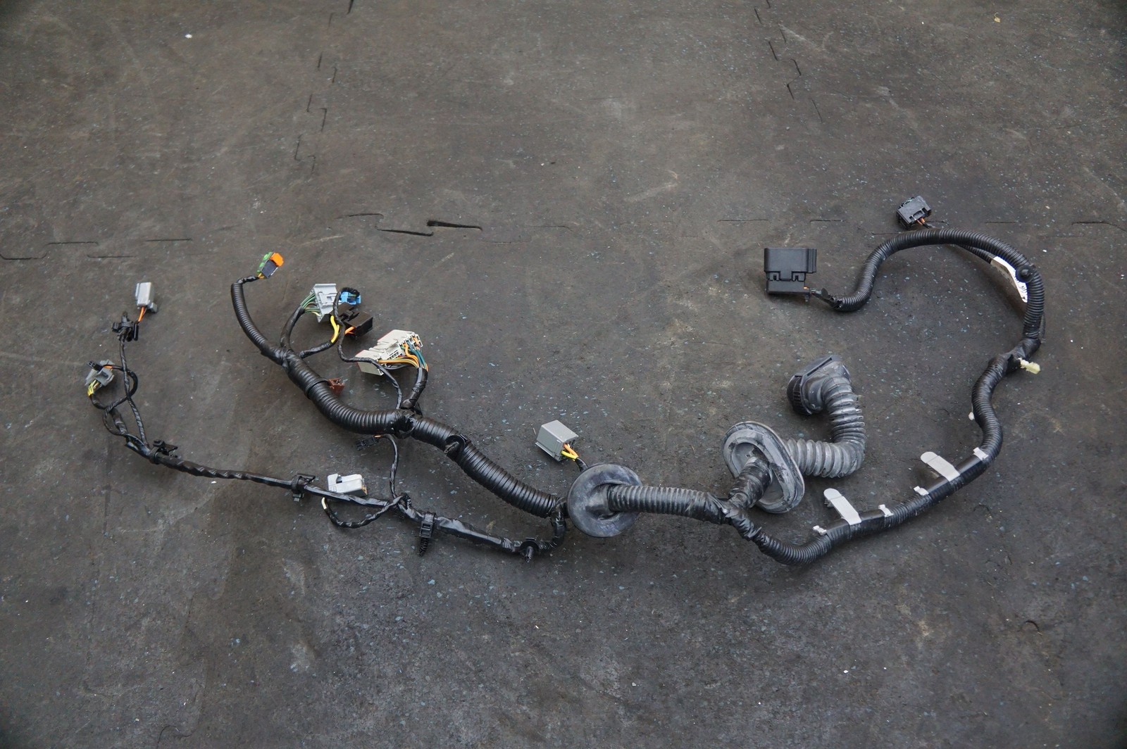 Rear Right Door Wiring Wire Harness AD43-14632-BC OEM Aston Martin Rapide 2010