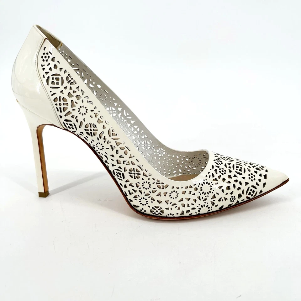 Manolo Blahnik White Leather Laser Cut Bb 105 Floral Pointed Toe Pump IT 38.5 - Image 2 of 4