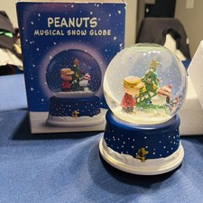 Peanuts Snow Globe 50th Anniversary Christmas Musical Theme Song Snoopy Charlie
