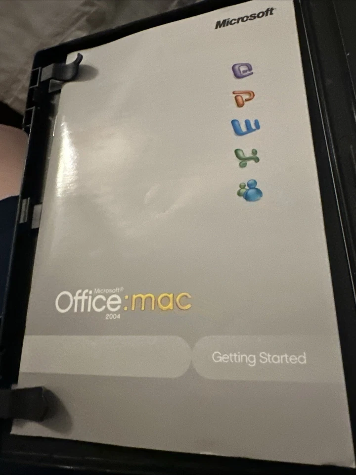 Microsoft Office Mac 2004 Student and Teacher Edition Software 3 keys w/ booklet - Image 4 of 4