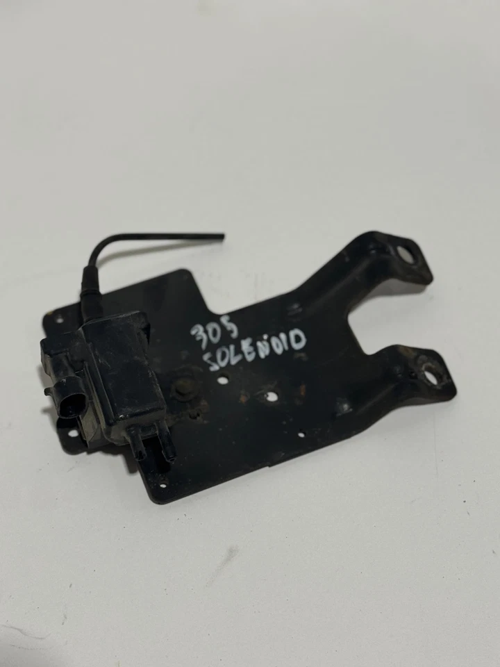 1993 GMC CHEVY C/K 1500 2500 3500 305 V8 ENGINE SOLENOID BRACKET MOUNT OEM - Image 3 of 4