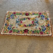 Vintage Handmade Latch Hook Rug Completed Floral Rug Wall 50”x31”