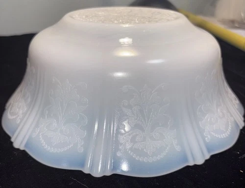 American Sweetheart Monax 8.75” Round Serving Bowl Vintage White Glass 3” Deep