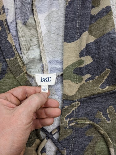 BKE Buckle Womens Small Green Camo Hoodie V Neck Lace Up Kangaroo Pocket - Picture 4 of 10