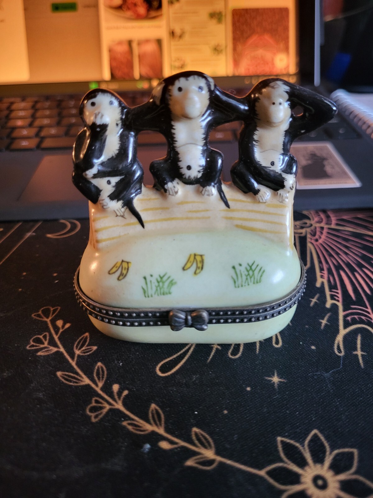 Vintage Hear, See, Speak No Evil Three Monkeys Hinged Trinket Box Limoges Style
