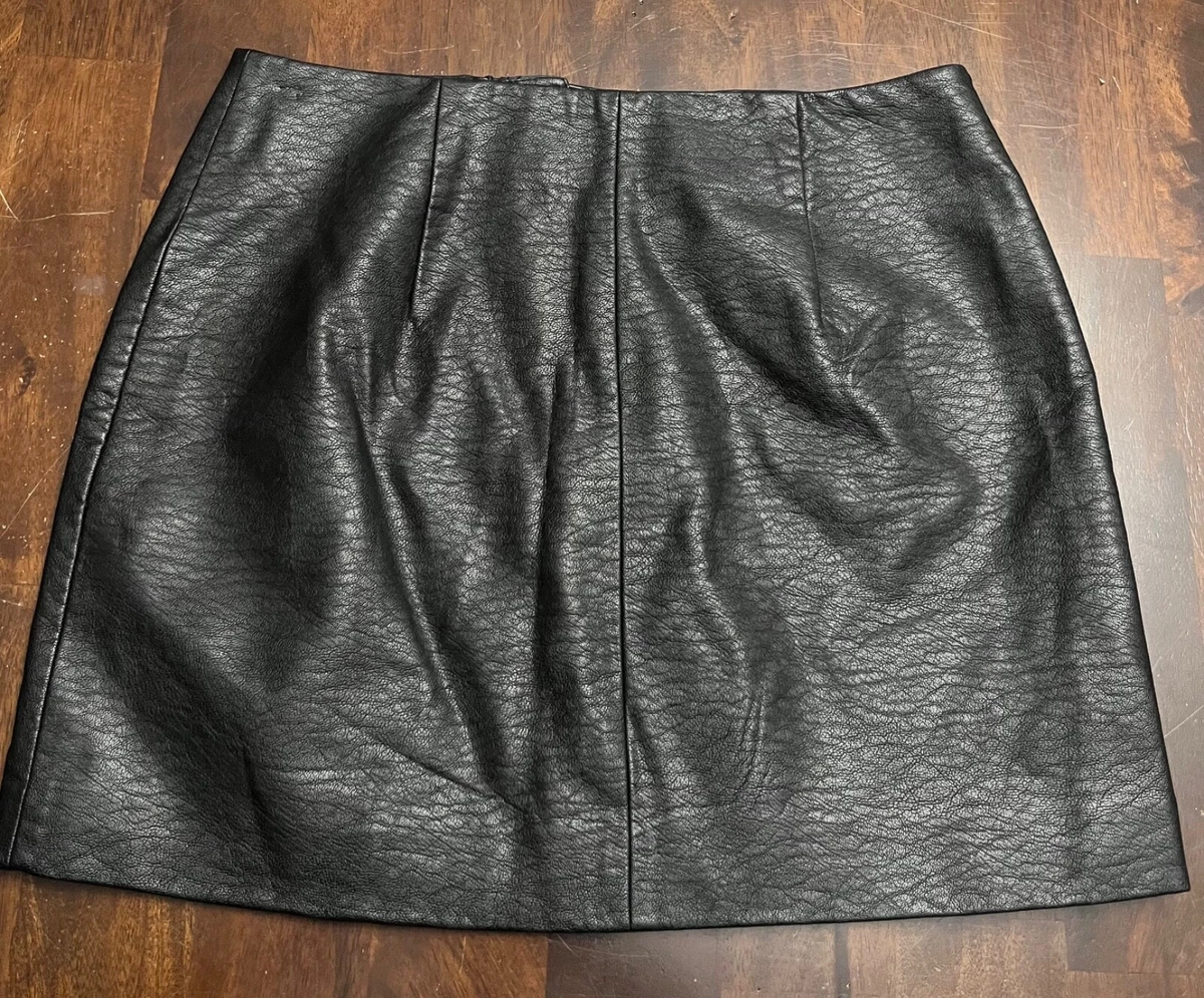 H&m black faux leather mini clearance skirt