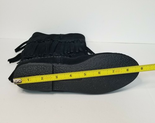 Minnetonka Womens 3 fringe layer black moccasin boots size 5 - Picture 8 of 12