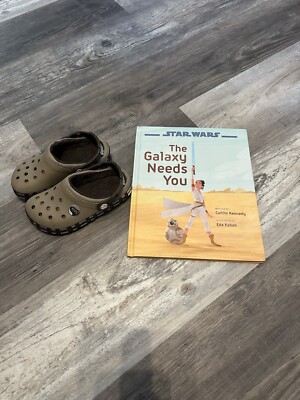Star Wars  fleece lined Crocs Kids Childs 10-11 With Book