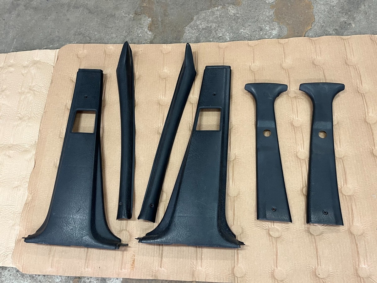 VW Volkswagen Golf Mk2 Pre-facelift 4-door OEM Set Black A Pillar