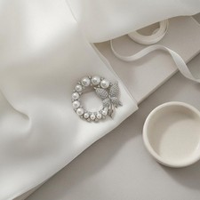 Spilla con Perle e Cristallo Design Elegante Spilla Cristallo e Perle Idea