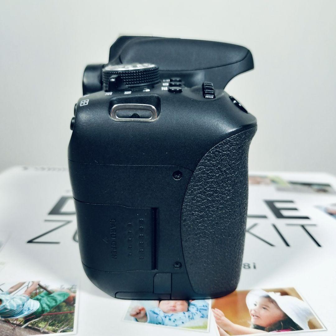 EOSKissX8i　DOUBLE ZOOMKIT　CANON Amazon.co.jp: Canon Digital Single-lens Reflex Camera EOS