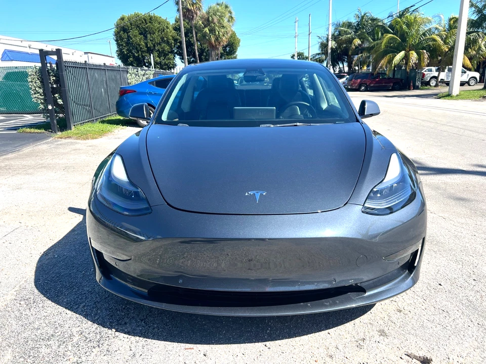 Tesla Model 3 2023 Foto 2 de 4