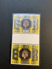 SG1037 GB QE11 MNH Gutter Pair 1977 Silver Jubilee
