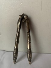 ancien casse-noix et noisettes