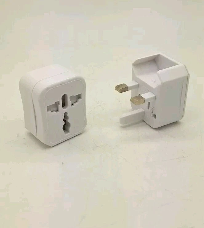 Ceptics Universal Travel Adapter Set with protective case - EU, UK, and US/AUS - Image 2 of 3