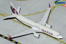 Gemini Jets 1:400 Qatar Airways Boeing 737 MAX 8 A7-BSC GJQTR2210 IN STOCK