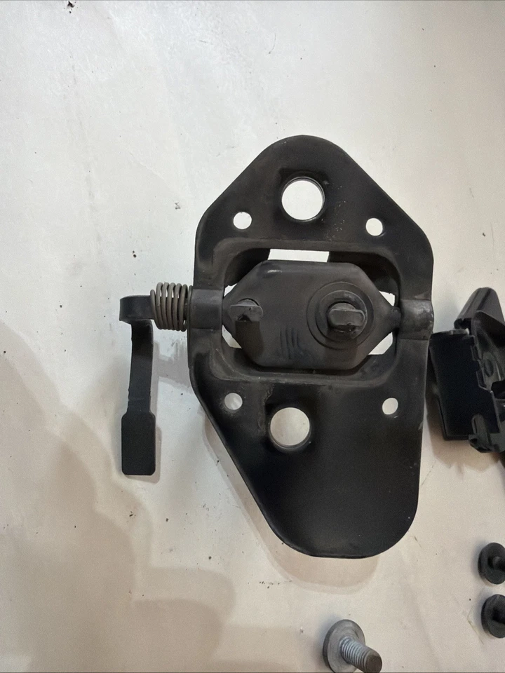 2004 CHRYSLER CROSSFIRE HOOD UPPER LATCH CATCH RELEASE and locking OEM w/bolts - Image 4 of 4