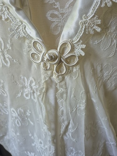 Vintage Amelia’s White Peignoir Set Nightgown + Robe Size Large Lace Satin NWT - Picture 3 of 18