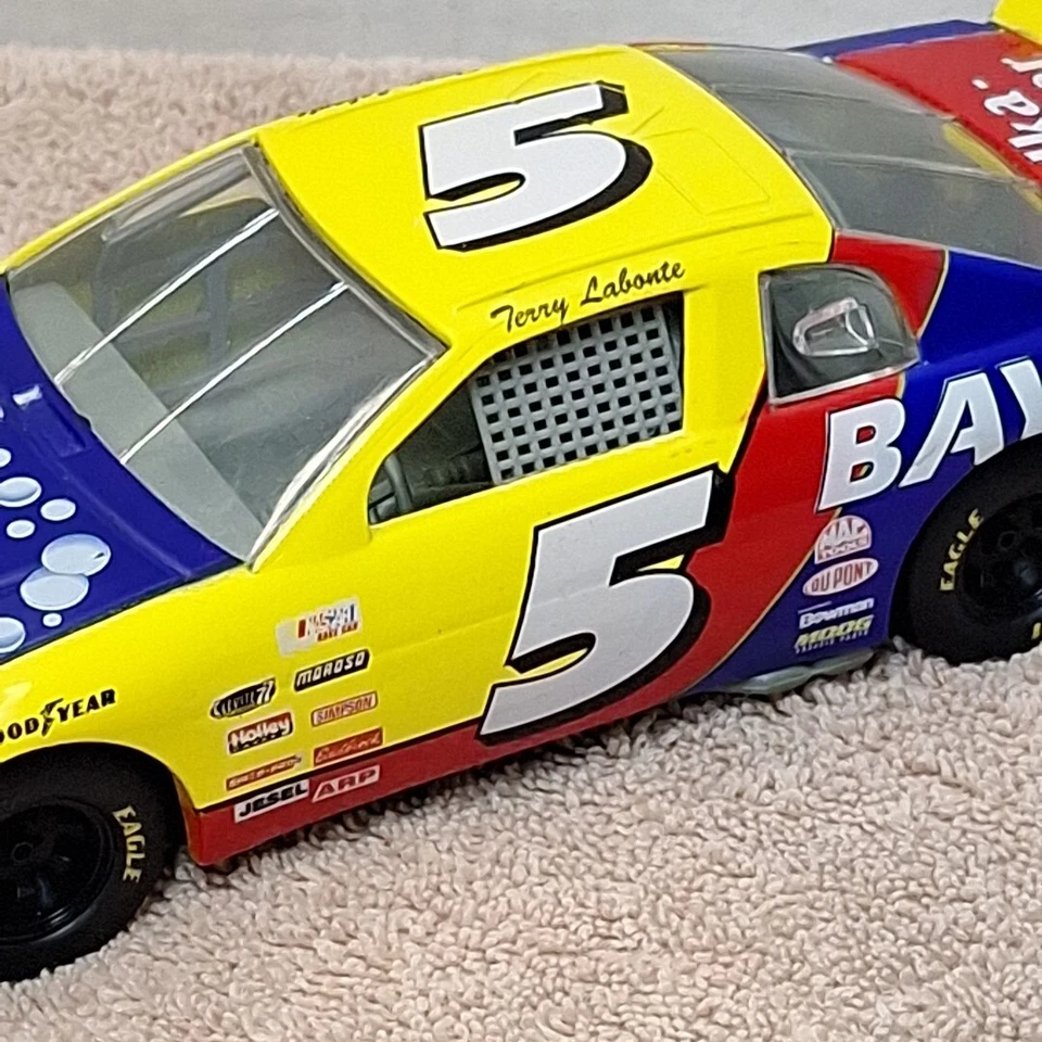 Terry Labonte #5 Alka Seltzer NASCAR 1:24 Diecast Racing Champions 1996 No Box - Image 3 of 4