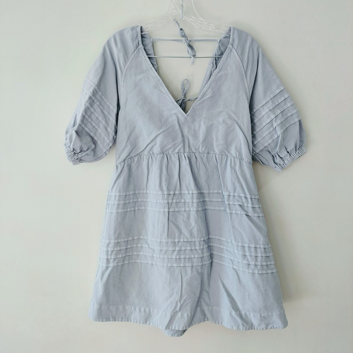 pale blue dress short Avec Les Filles mini Medium puff sleeves v-neck tie back Size:18