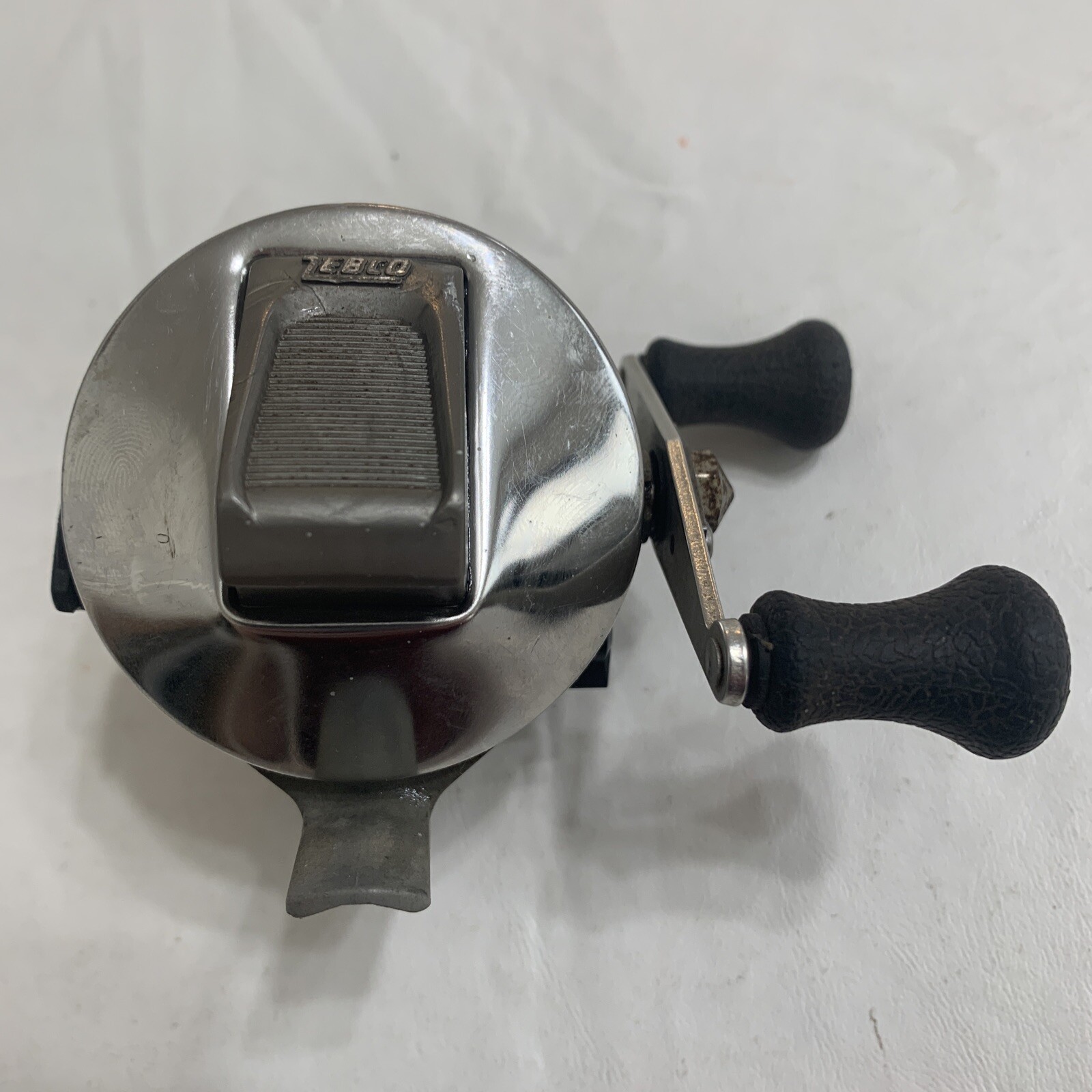 VINTAGE Zebco 33 Classic FeatherTouch Spincasting Push Button Fishing Reel USA