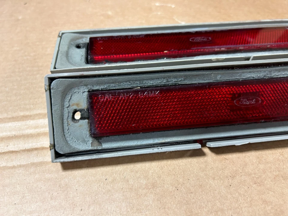 Juego de luces marcadoras laterales traseras Lincoln Mark VII 1987-1992 RH y LH Foto 3 de 4
